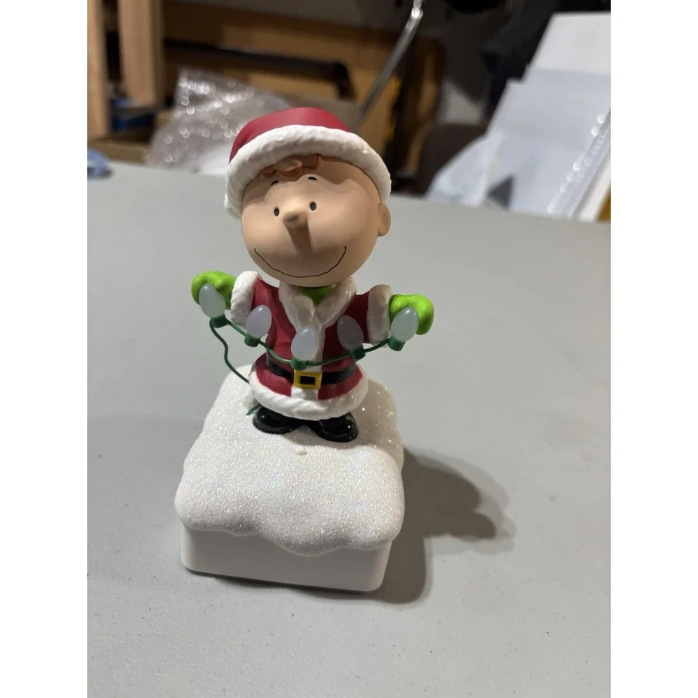 Hallmark Peanuts Gang Charlie Brown Wireless Christmas‎ Light Show 2015